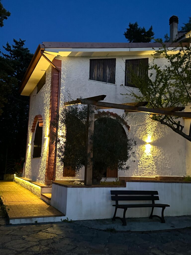 IMG-20250405-WA0016 Villa con ampio patio esterno panoramico a Castellabate